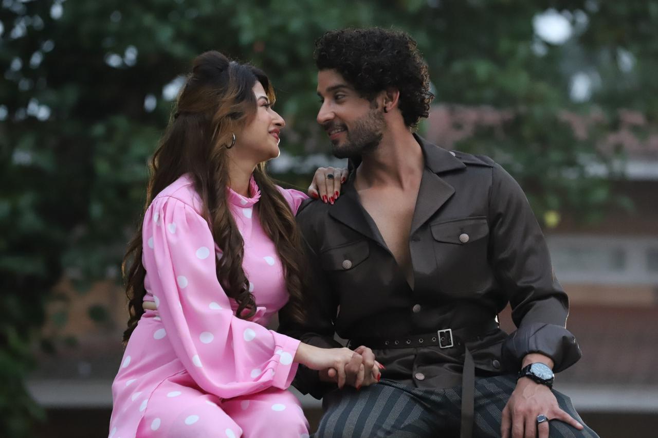 Romantic track featuring Gautam Singh Vig and Saba Khan is out now – Planet Bollywood