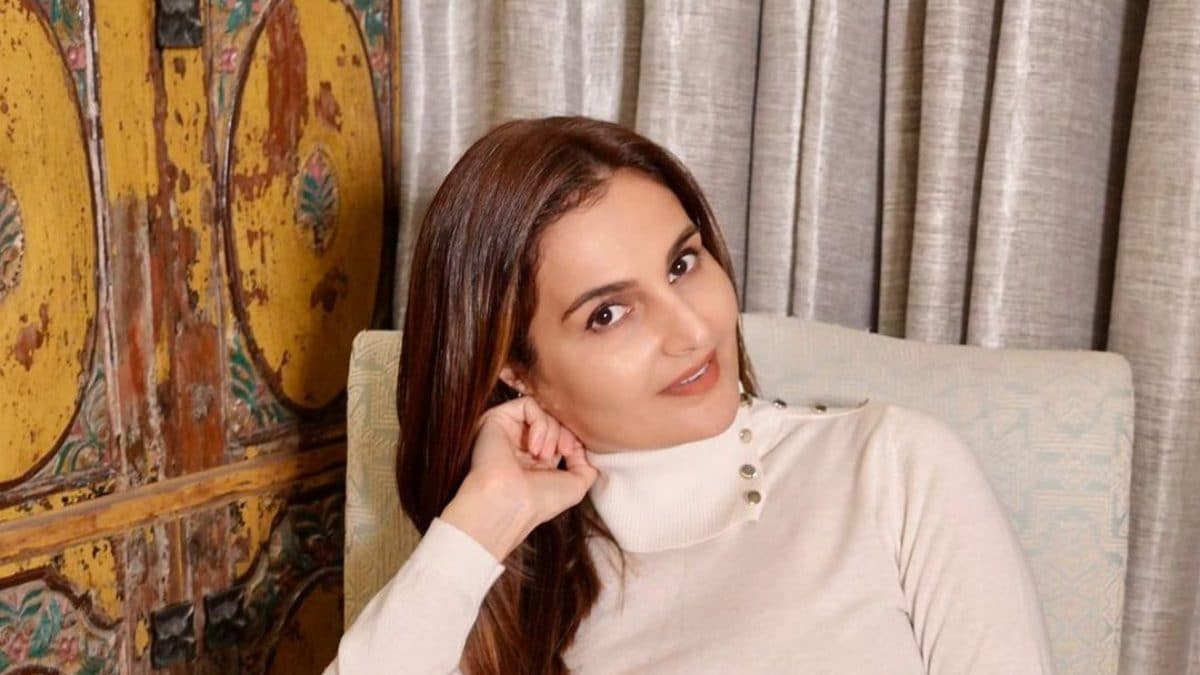 Monica Bedi Was To Star Opposite Salman Khan In Karan Arjun? Actress Reveals All