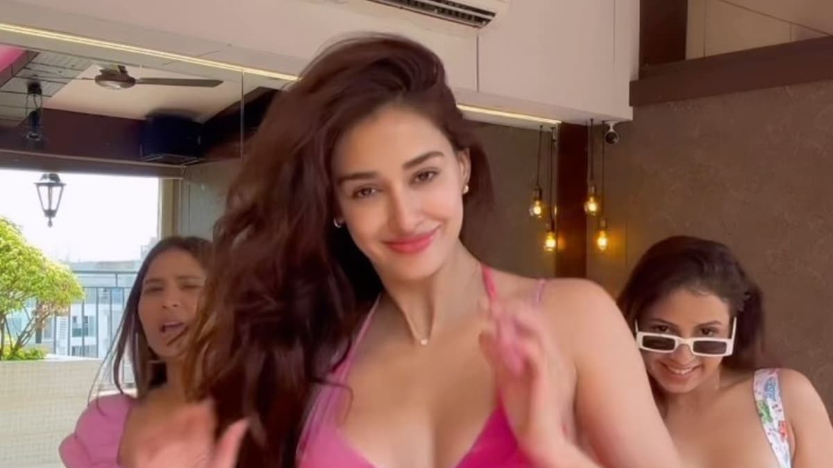 Disha Patani And Squad Show Us How To Nail Kyun Karu Fikar Trend In New Video