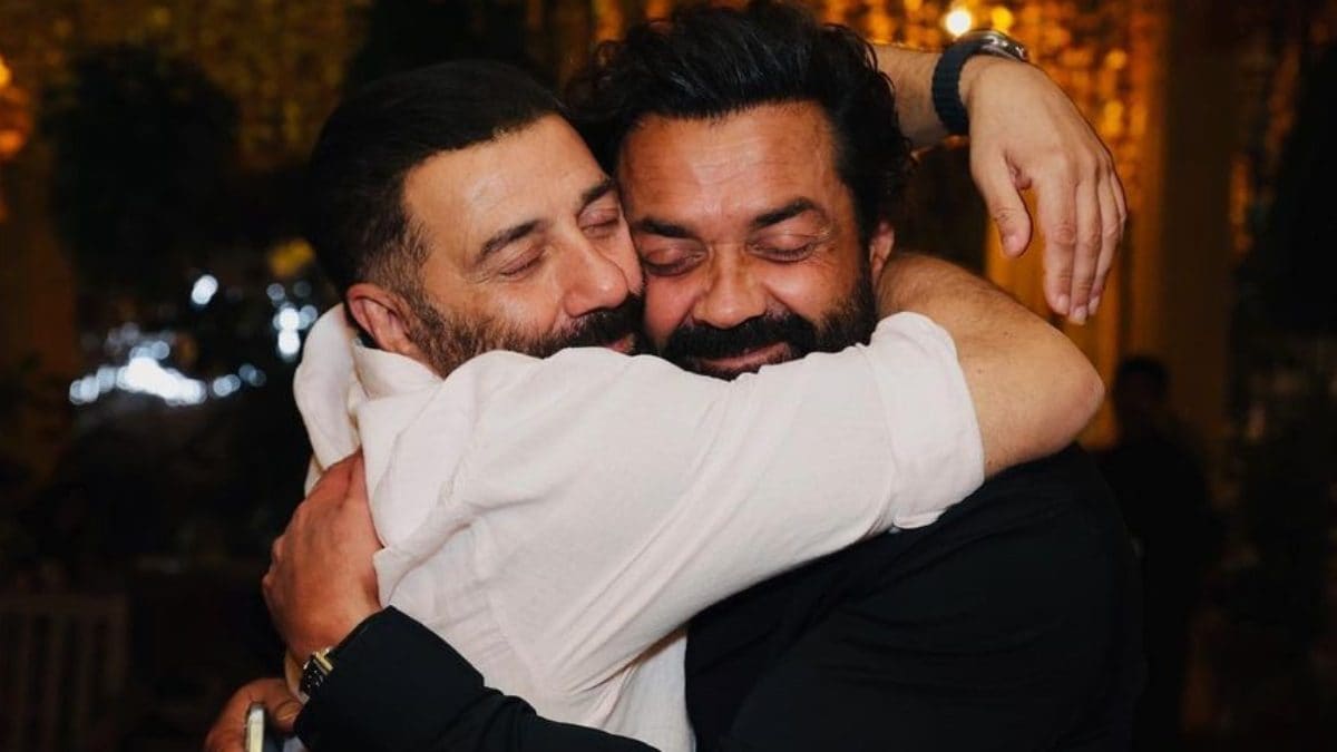 Sunny Deol Takes Dig At ‘Fake’ Bollywood Celebs, Reveals ‘Nobody Was Willing’ To Launch Bobby Deol