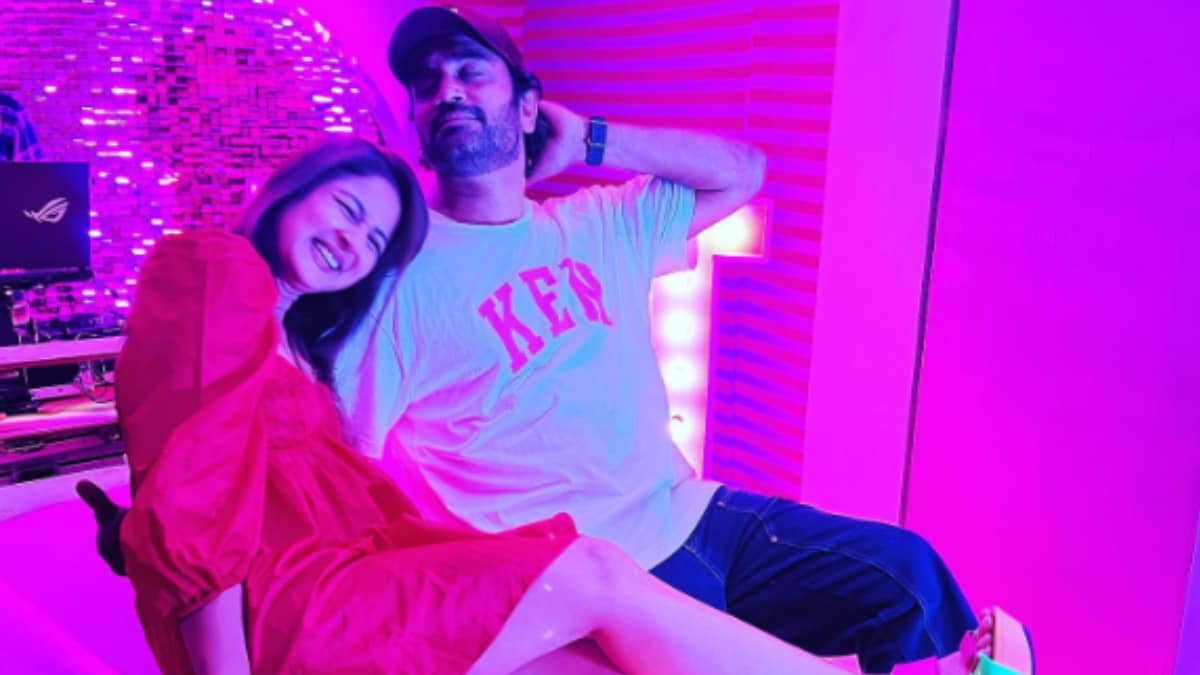 Sharad Kelkar Calls Wife Keerti ‘Barbie’ In This Pink-Themed Picture