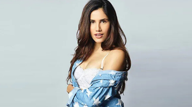Sonnalli Seygall signs a three-film deal with a leading studio
