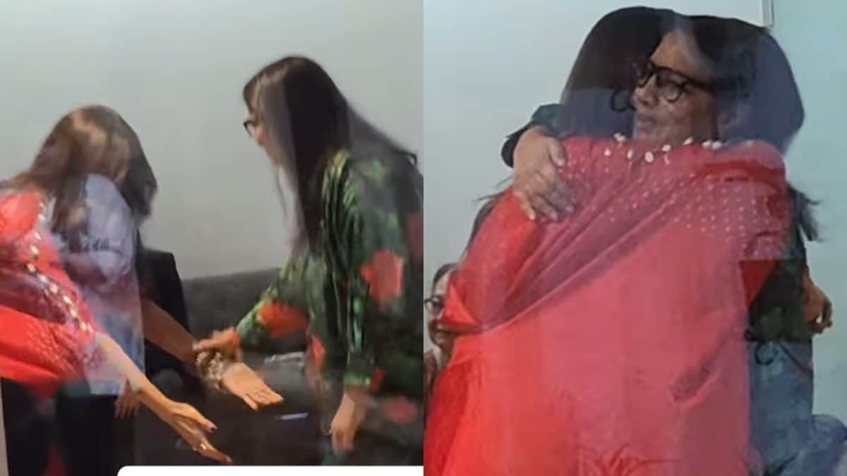 Shilpa Shetty Rushes To Touch Shabani Azmi’s Feet, Latter Greets With A Warm Hug; Watch Viral Video