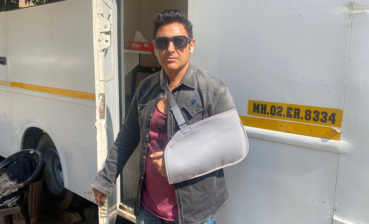 Parvin Dabas continues shooting despite serious shoulder injury