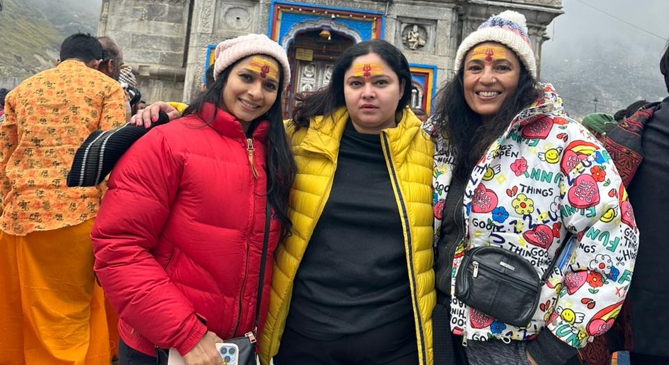Tanishaa Mukerji seeks blessings of Lord Shiva at Kedarnath temple