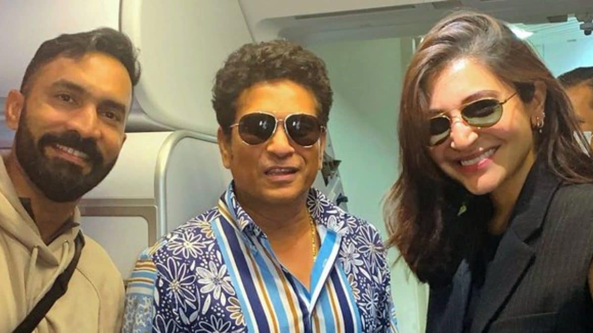 India Vs Pakistan: Anushka Sharma’s Photo With Sachin Tendulkar From Flight Goes Viral