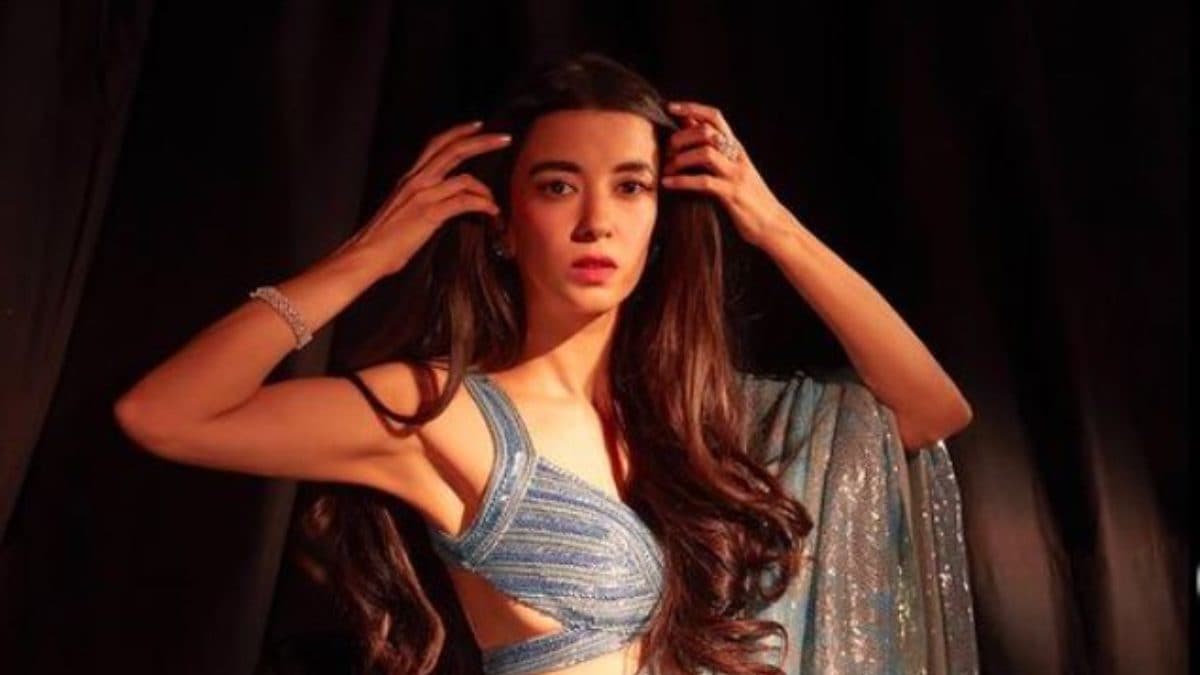 Saba Azad Has THIS Epic Reply For A Troll Who Told Her She ‘Needs Therapy’