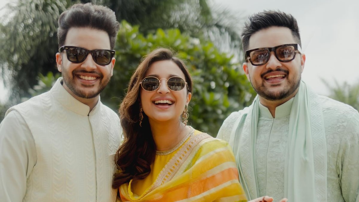 Parineeti Chopra With Brothers Shivang And Sahaj In Unseen Pic From Her Wedding