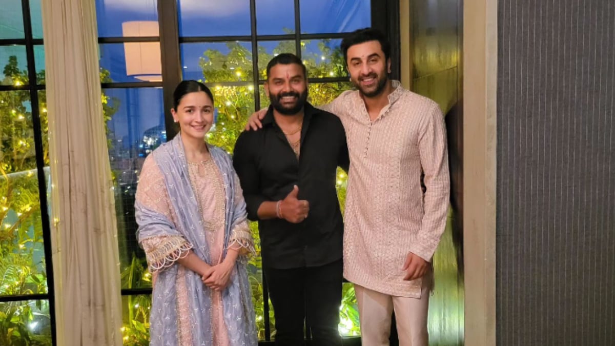 Alia Bhatt And Ranbir Kapoor, Twining And Winning, In Unseen Diwali Picture