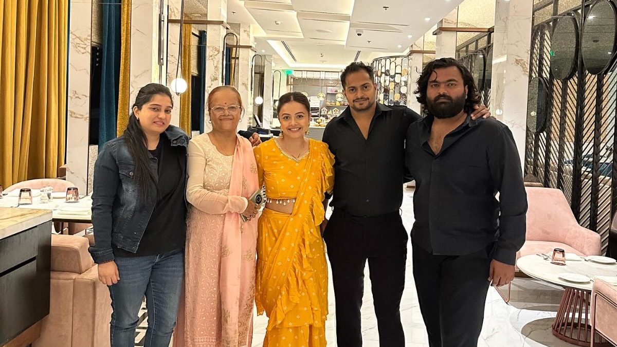Devoleena Bhattacharjee And Shanawaz Shaikh Celebrate Their First Wedding Anniversary