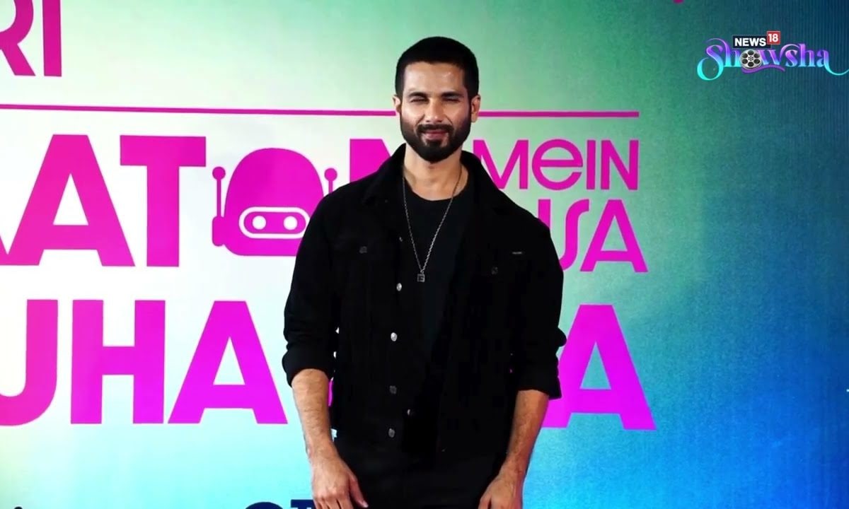 Shahid Kapoor Gets Pankaj Kapur & Supriya Pathak's Support At TBMAUJ Screening; WATCH