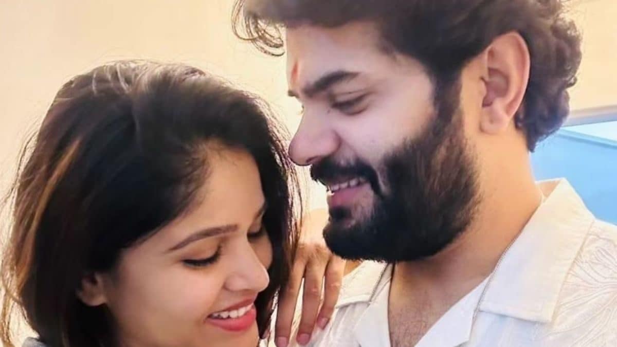 Actor Hardeek Joshi’s Heartfelt Post For Wife Akshaya Deodhar On Valentine’s Day