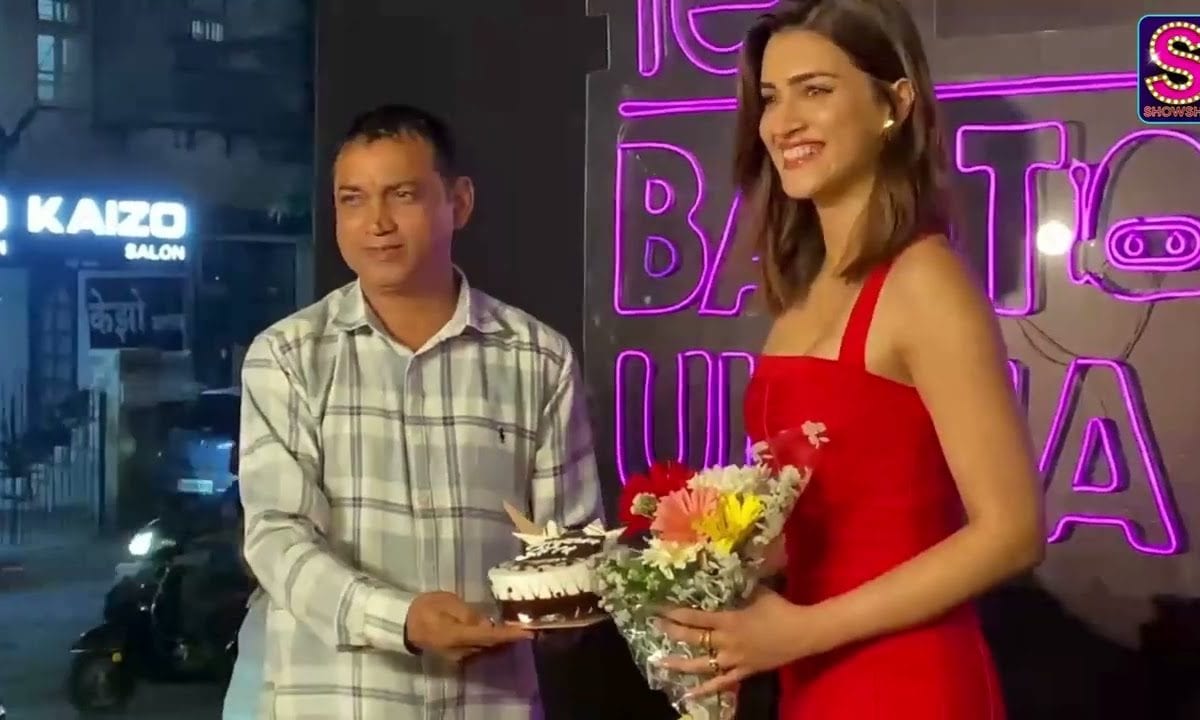 Kriti Sanon Wears Red HOT Little Dress For ‘Teri Baaton Mein Aisa Uljha Jiya’ Success Party; WATCH
