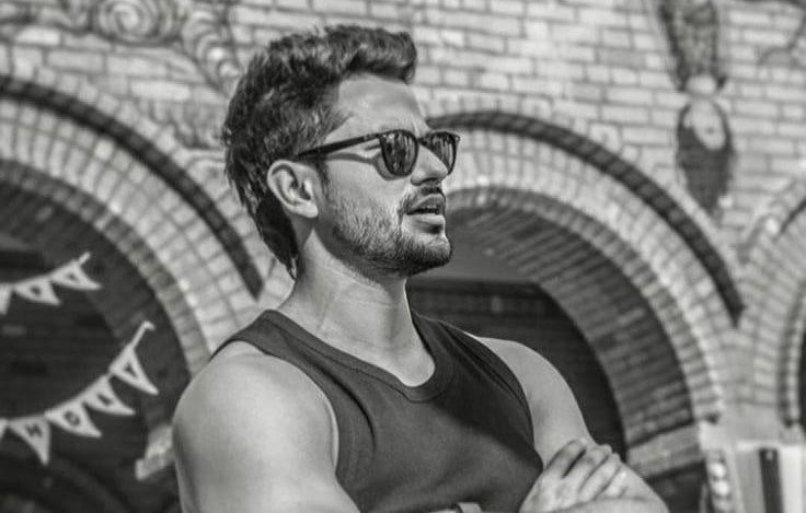 Debutant director Kunal Kemmu lends his voice to the song Hum Yahin Madgaon Express