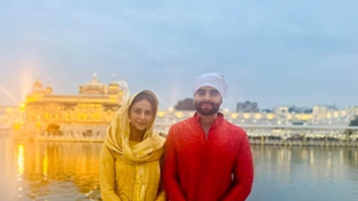 Rakul Preet Singh, Jackky Bhagnani Seek Blessings Amritsar’s Golden Temple After Wedding, Photos