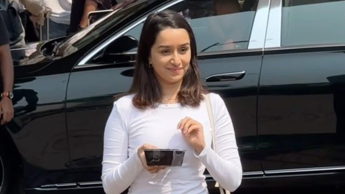 Shraddha Kapoor Waves At Paps, Dons Million-Dollar Smile As She Leaves For Anant-Radhika’s Pre-Wedding | Watch
