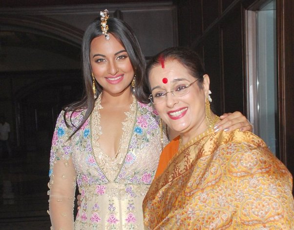 Sonakshi-sinha-poonam-sinha | Instant Bollywood Poonam Sinha