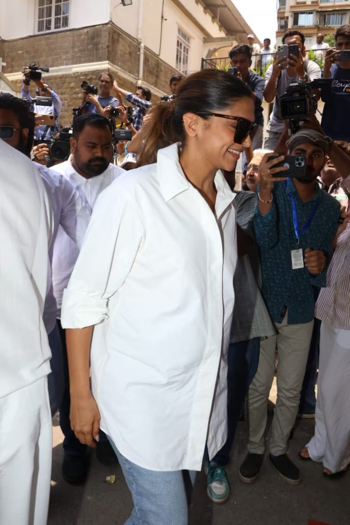 deepika-white-shirt | Instant Bollywood
