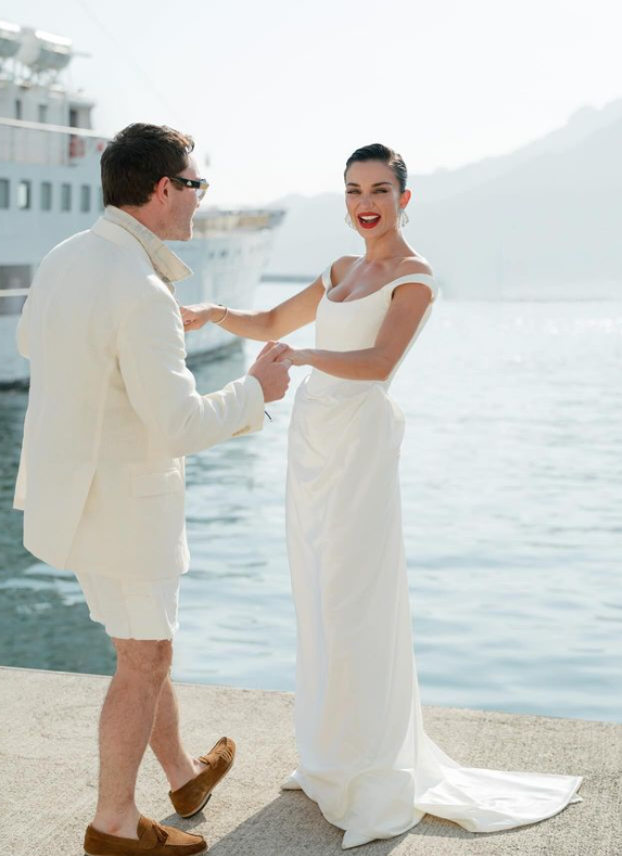 Ed Westwick and Amy Jackson candid moment | Instant Bollywood Ed Westwick and Amy Jackson candid moment