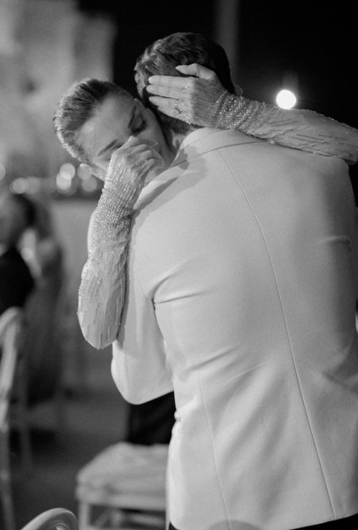 Amy Jackson hugs Ed Westwick | Instant Bollywood Amy Jackson hugs Ed Westwick
