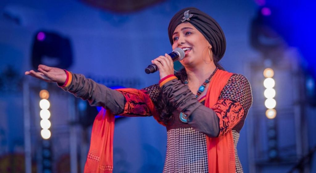 9115edfb-bd32-4e2d-9852-54c3f2e5a97c | Instant Bollywood Harshdeep Kaur