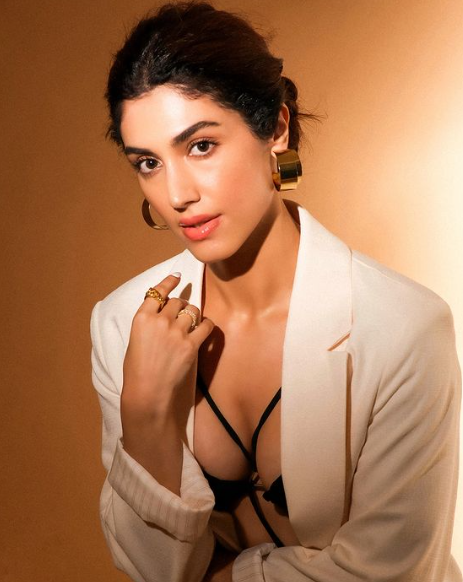 Delbar Arya | Instant Bollywood Delbar Arya