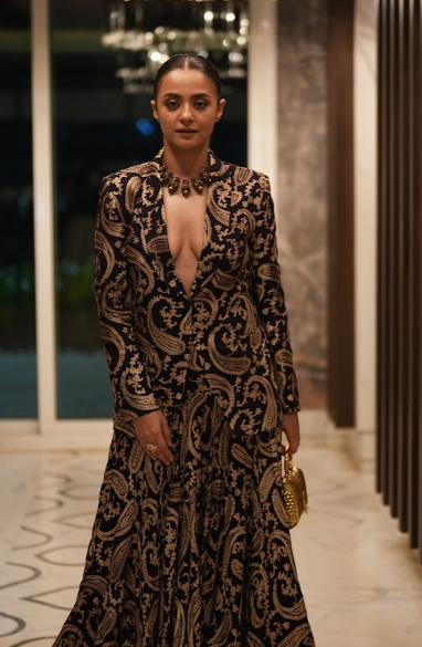 Surveen Chawla | Instant Bollywood Surveen Chawla
