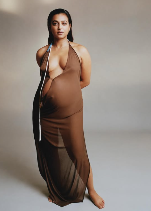 Radhika Apte wears a brown dress for maternity photoshoot | Instant Bollywood Radhika Apte wears a brown dress for maternity photoshoot