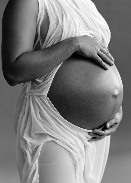 Radhika Apte's baby bump | Instant Bollywood Radhika Apte's baby bump