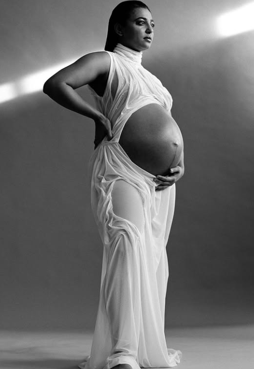 Radhika Apte flaunts baby bump | Instant Bollywood Radhika Apte flaunts baby bump