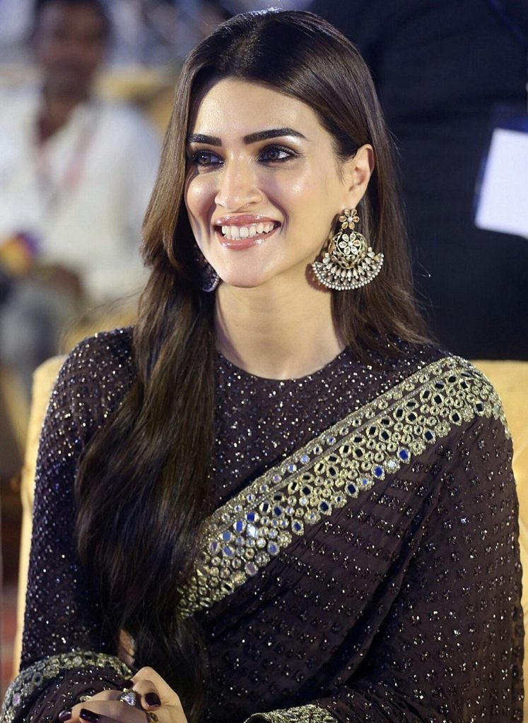 prrna | Instant Bollywood Kriti Sanon
