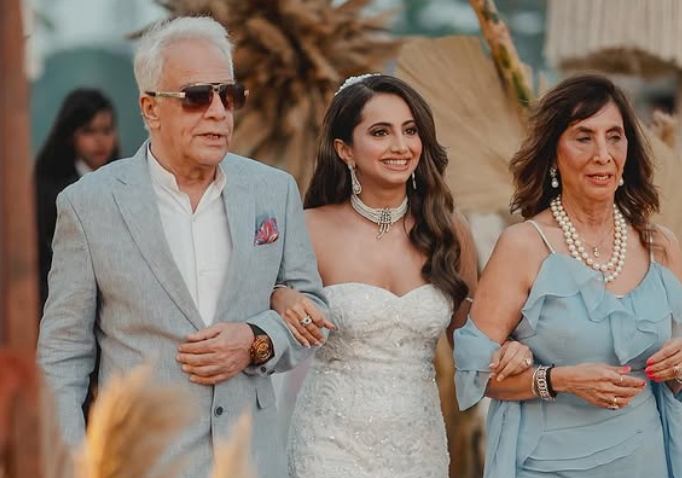 Alekha Advani walks down the aisle | Instant Bollywood Alekha Advani walks down the aisle