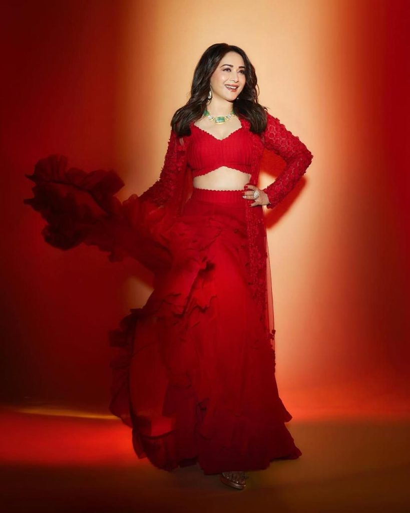 da79ae34-9eea-4ce3-bf5c-4b4818a4aac5 | Instant Bollywood Madhuri Dixit