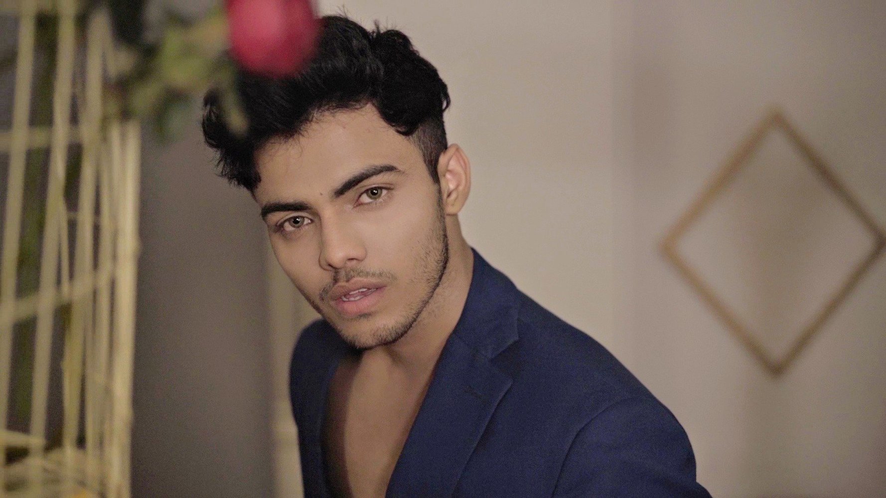 Ji Huzoor: Sparsh Shrivastava drops his new single