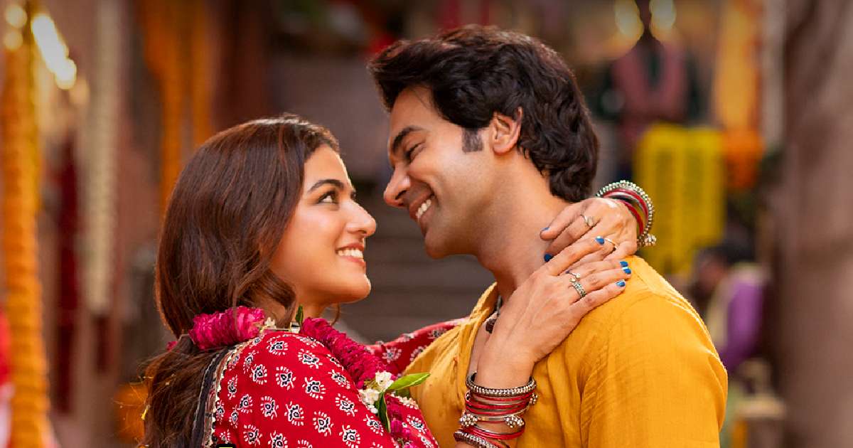 Rajkummar Rao Needs Urgent 30K Ticket Pre-Sales In 24 Hours To Axe Kangana Ranaut’s Emergency At #10!