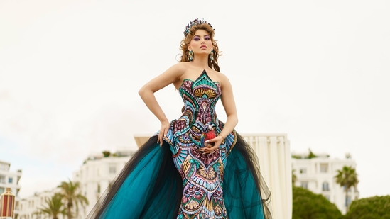urvashi_rautela_1747387288152_1747387362591 - Instant Bollywood Urvashi Rautela