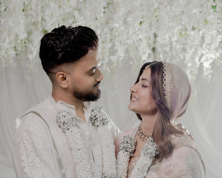 202506043421006 - Instant Bollywood Hina Khan and Rocky Jaiswal