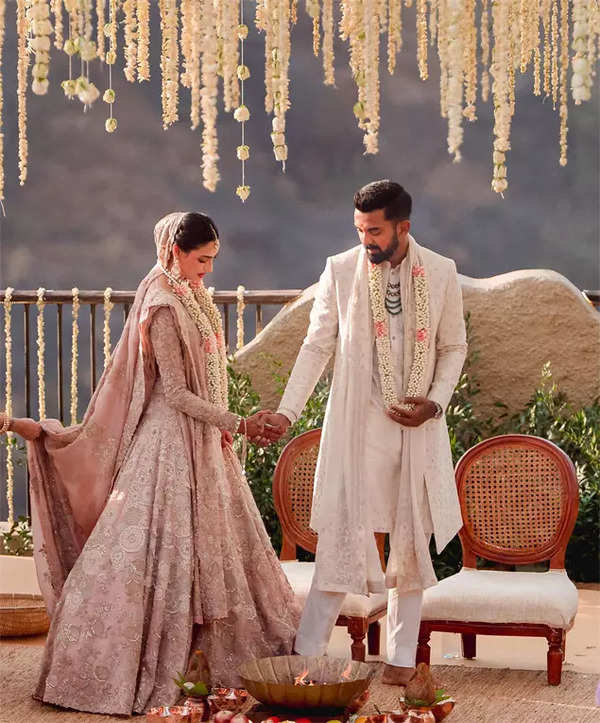 97258040 - Instant Bollywood Athiya Shetty and KL Rahul