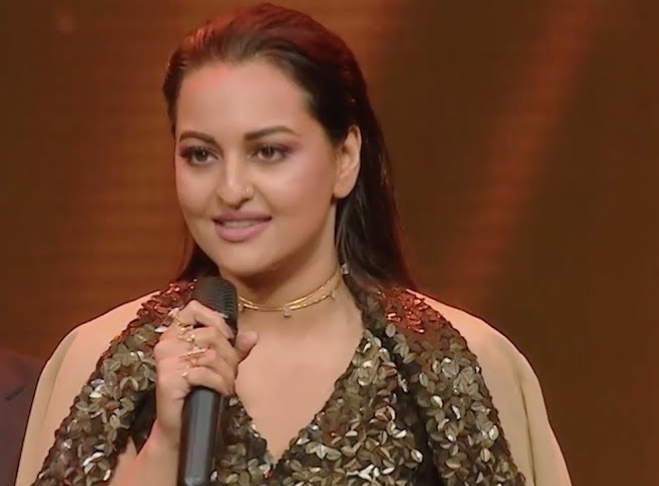 EXCLUSIVE: "Don’t Give Me Award, When I Did Nothing!" - Says Sonakshi Sinha, Chooses JOMO Over FOMO! - Instant Bollywood EXCLUSIVE: "Don’t Give Me Award, When I Did Nothing!" - Says Sonakshi Sinha, Chooses JOMO Over FOMO!