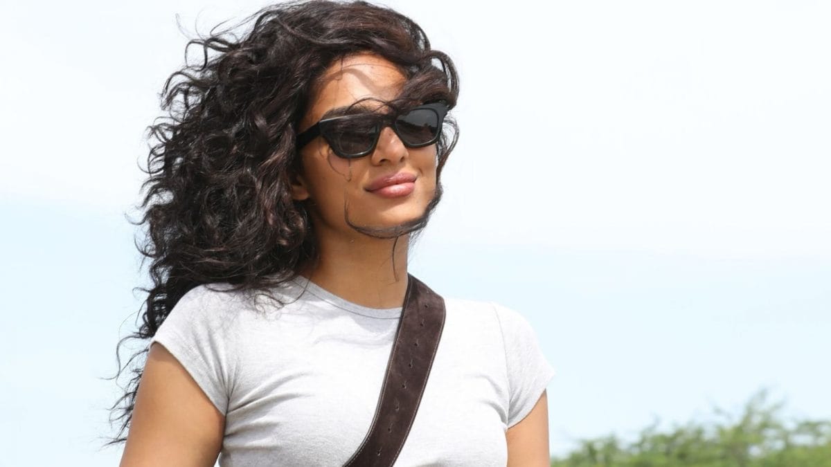 Sobhita Dhulipala’s ‘Moments In The Sun’ Has Fatima Sana Shaikh’s Attention | Bollywood News