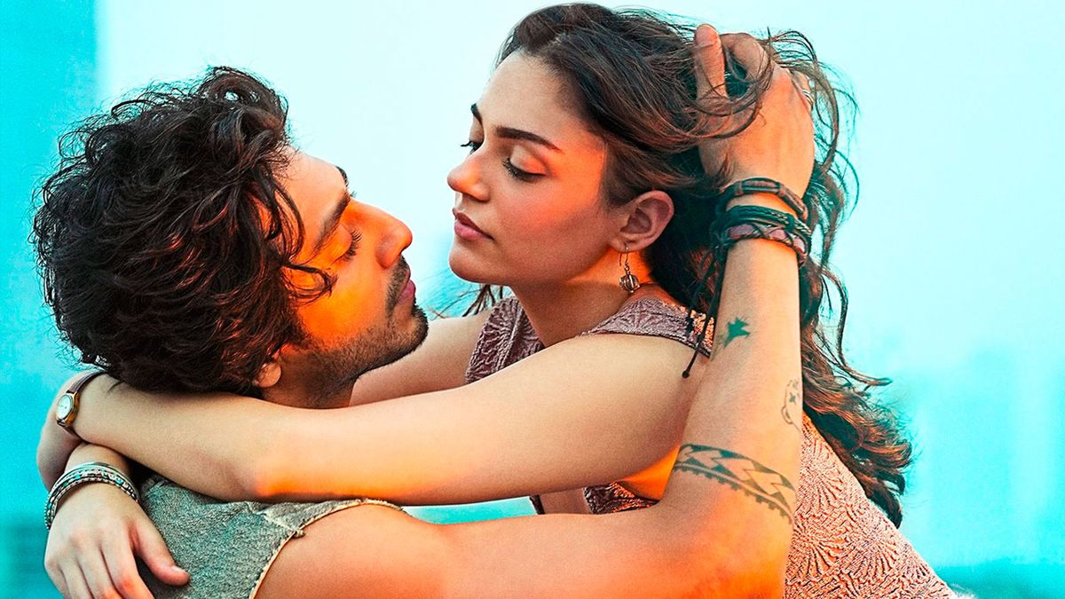 Saiyaara Scores SIXTH Biggest Second Weekend Ever; Ahaan Panday & Aneet Padda Starrer Challenges Biggies