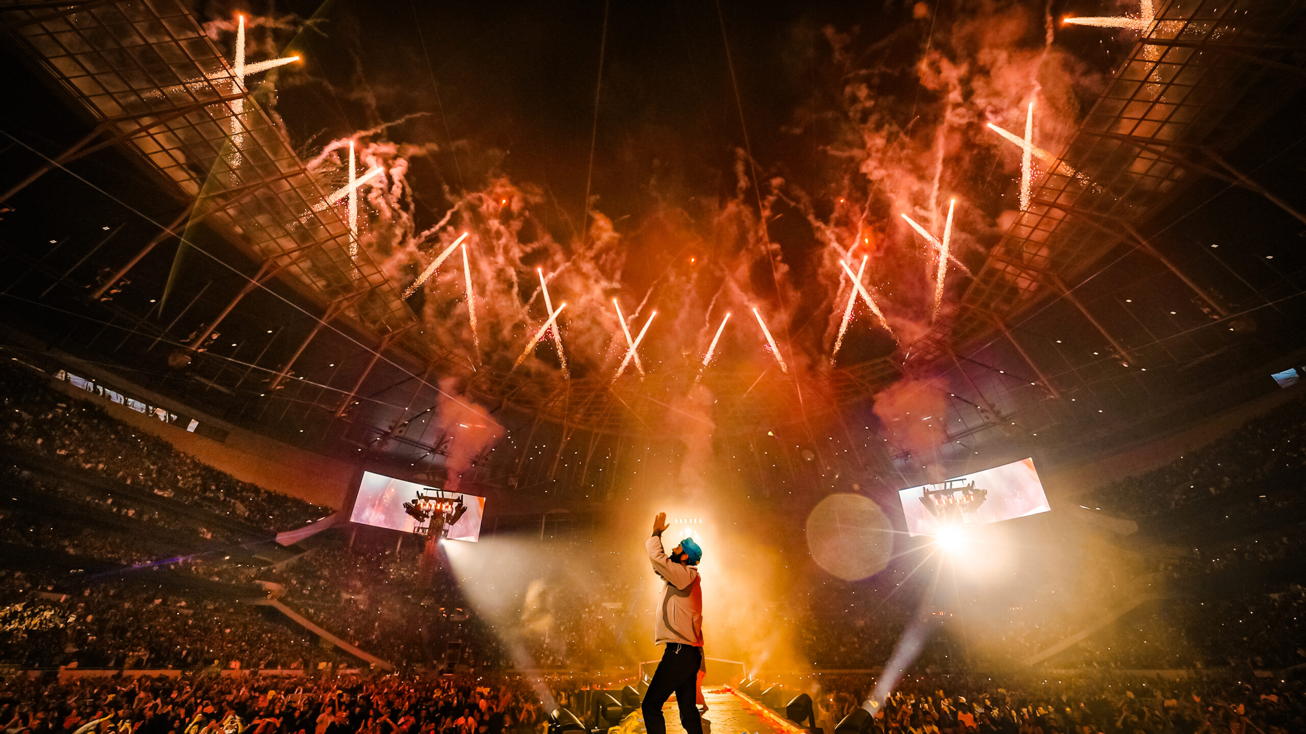 Arijit Singh creates history as first-ever Indian artist to headline a sold-out UK Stadium