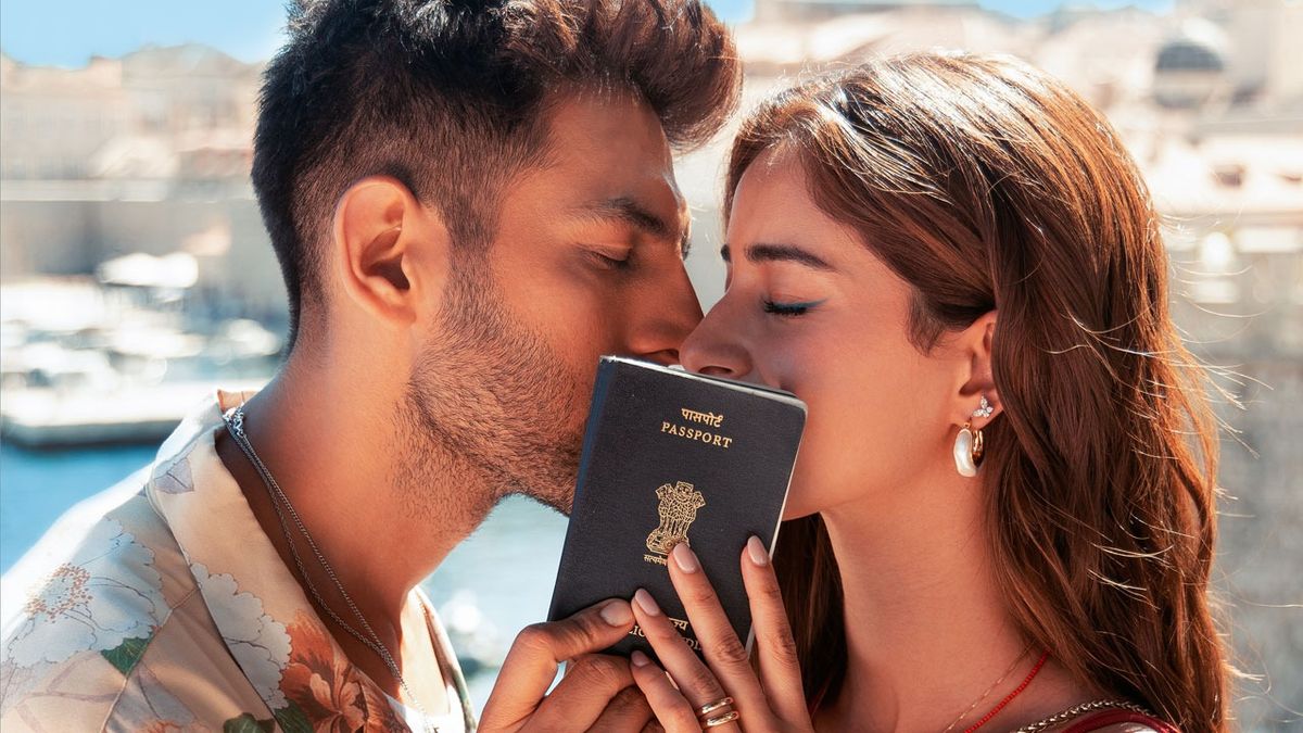 Tu Meri Main Tera Main Tera Tu Meri To Make It a Merry Christmas For Audiences –