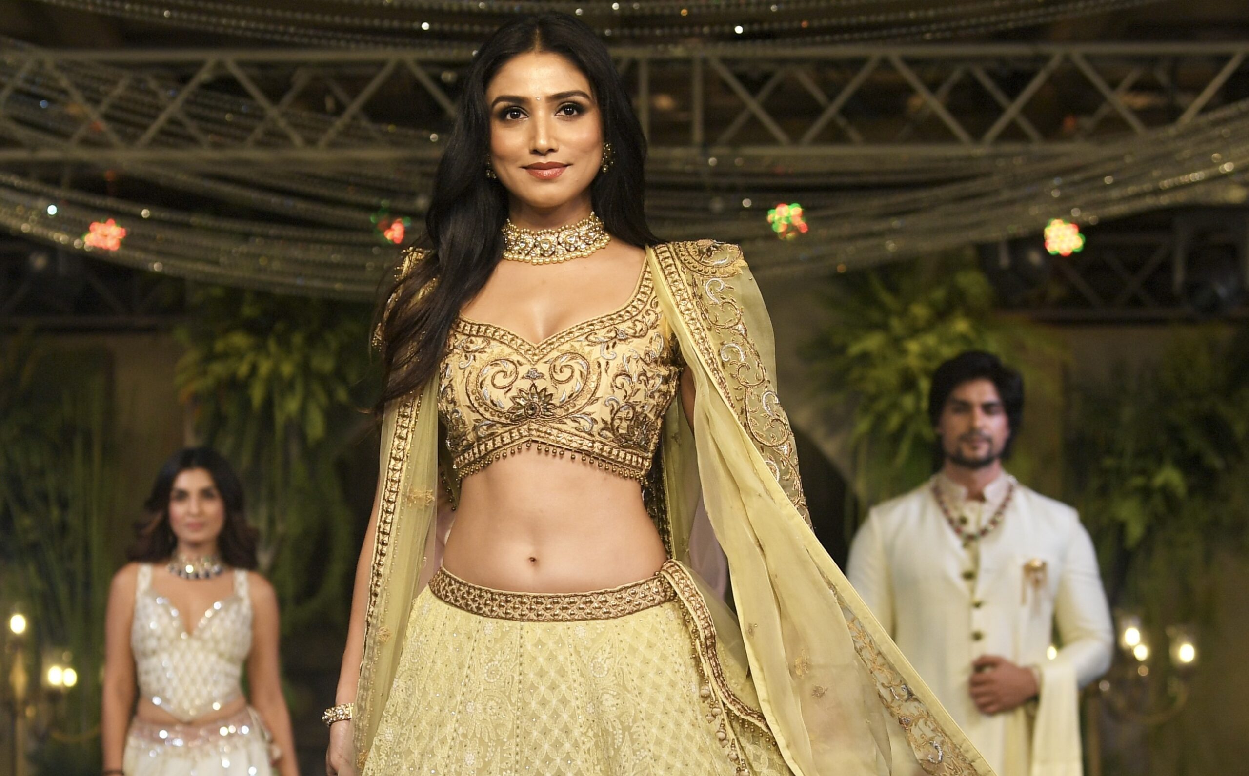 Donal Bisht embraces Sita-inspired elegance at fashion show amid Ramayana conversations