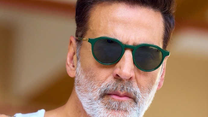Akshay Kumar, Raashii Khanna spotted shooting in Mussoorie for upcoming film